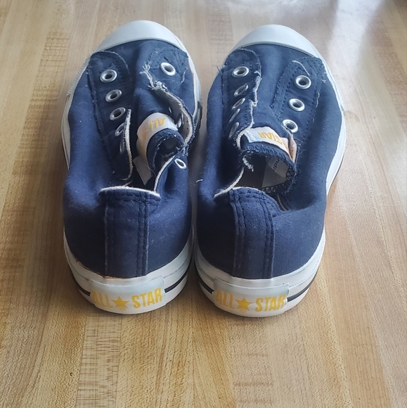 Converse Chuck Taylor Lo-Tops - Picture 3 of 7